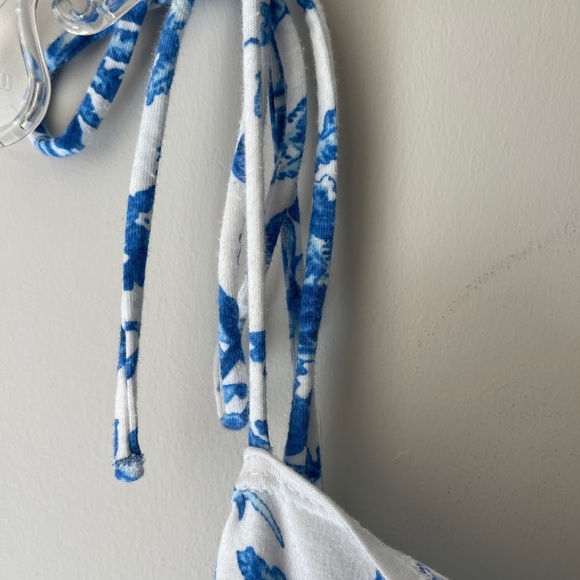 Anthropologie Maeve Shirred Floral Blue
Ruched Side Tie Shoulder Tank Small - Picture 4 of 7